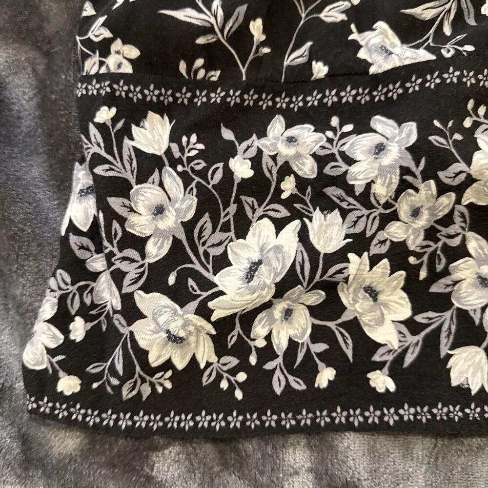 Women's Old Navy 100%Rayon Black Ivory Boho & Festival Soft Flowy Blouse size L - Picture 5 of 7